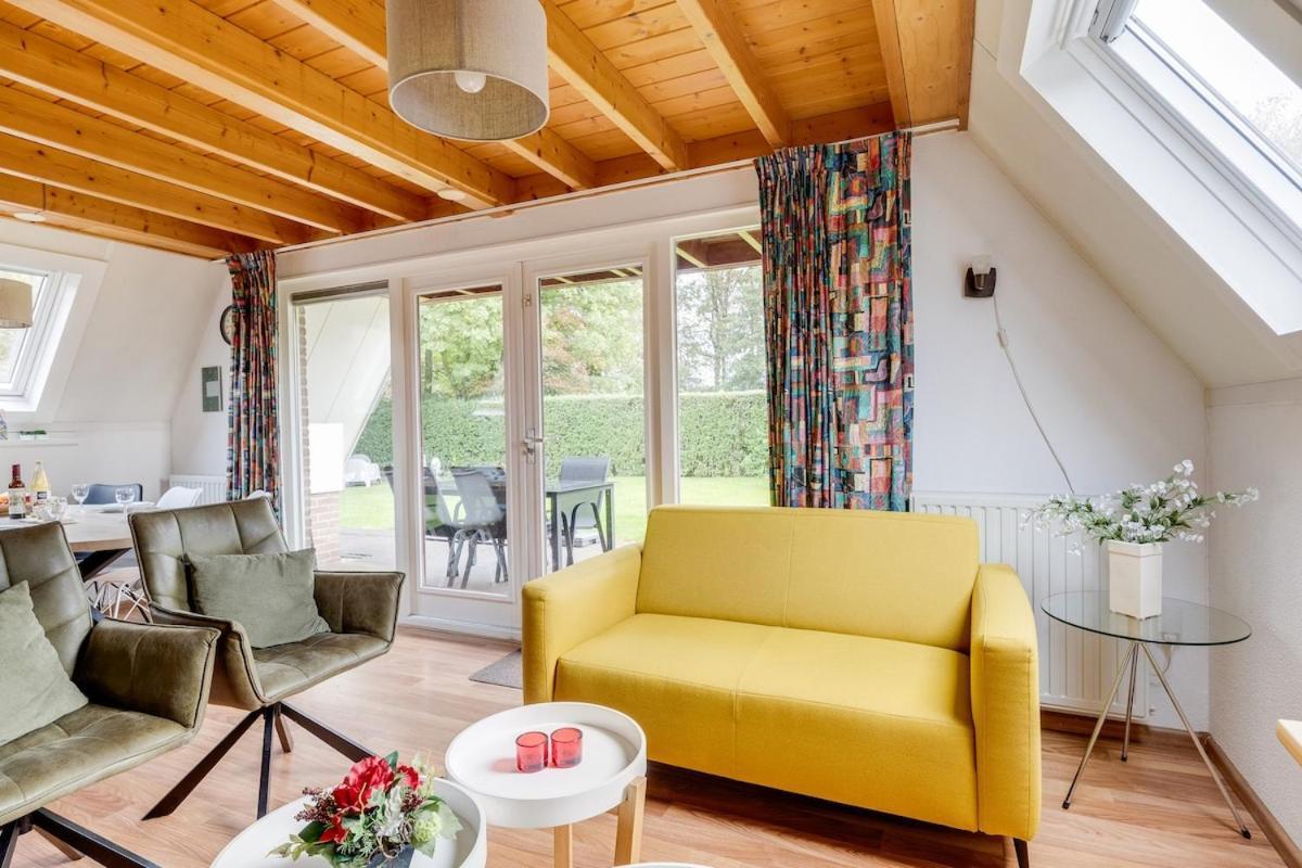 Kleine Zanglijster I Prachtig Huisje Nabij Bosrand Zwiggelte Buitenkant foto