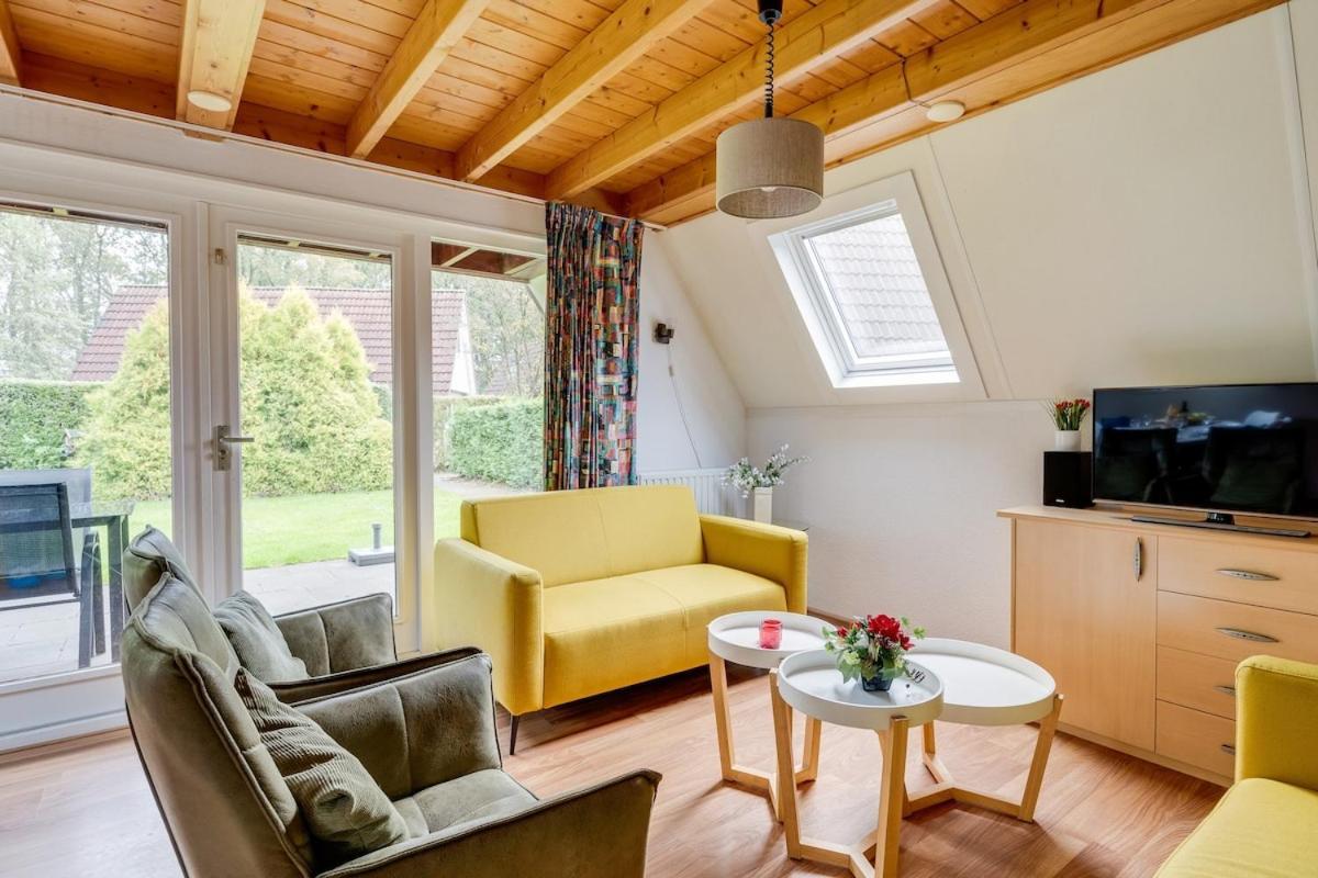 Kleine Zanglijster I Prachtig Huisje Nabij Bosrand Zwiggelte Buitenkant foto
