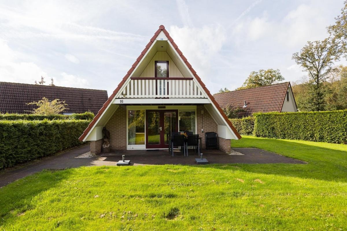 Kleine Zanglijster I Prachtig Huisje Nabij Bosrand Zwiggelte Buitenkant foto