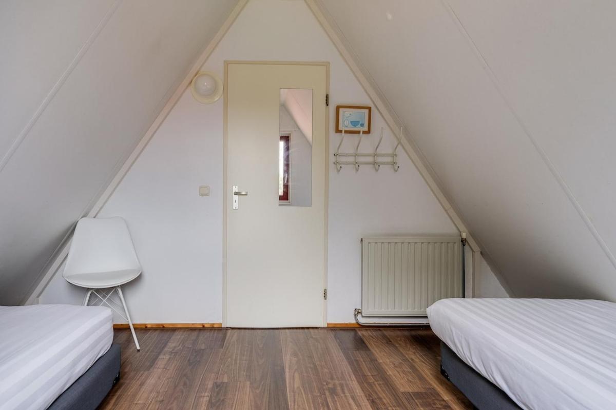 Kleine Zanglijster I Prachtig Huisje Nabij Bosrand Zwiggelte Buitenkant foto