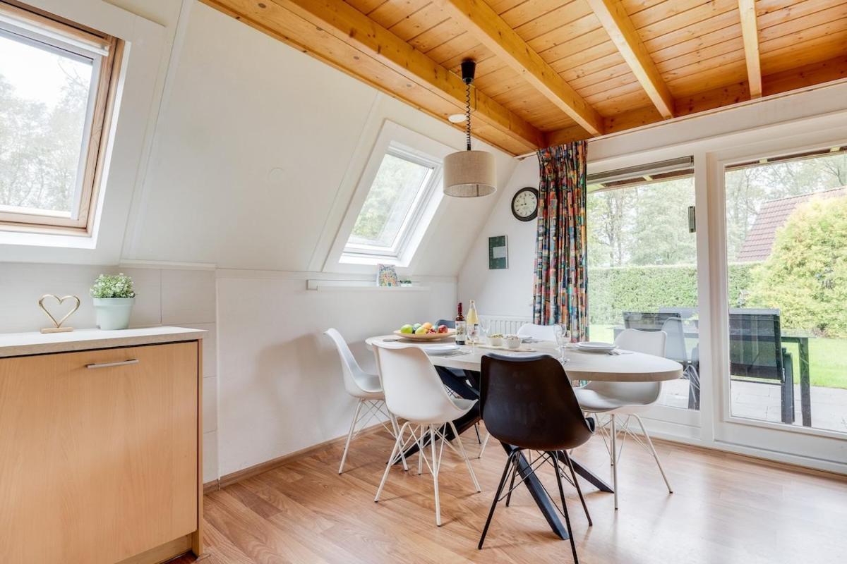 Kleine Zanglijster I Prachtig Huisje Nabij Bosrand Zwiggelte Buitenkant foto