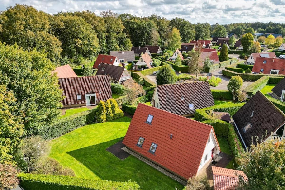 Kleine Zanglijster I Prachtig Huisje Nabij Bosrand Zwiggelte Buitenkant foto