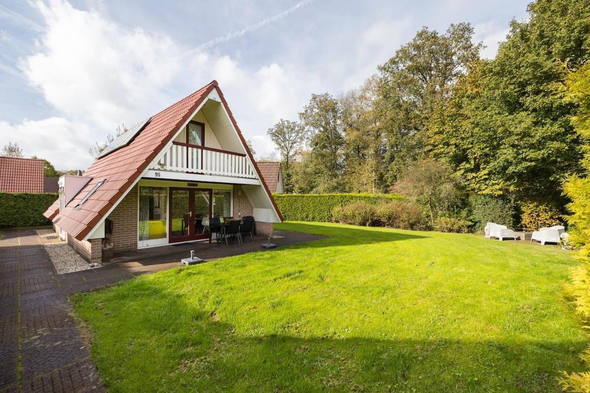 Kleine Zanglijster I Prachtig Huisje Nabij Bosrand Zwiggelte Buitenkant foto